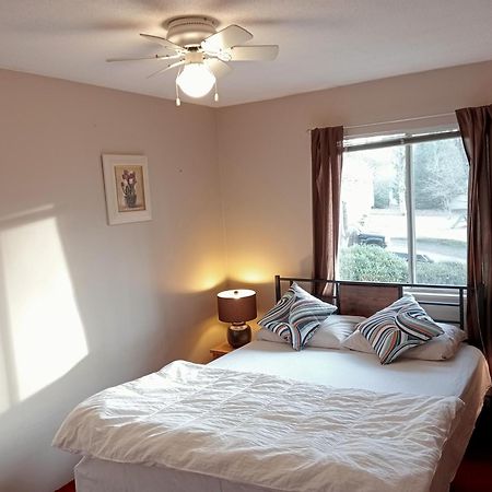 Cheap Room Near Langley Downtown- End Of Year Sale エクステリア 写真